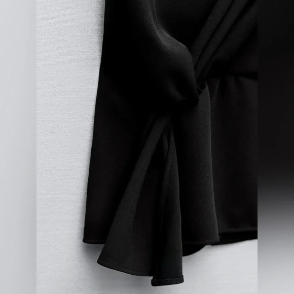 ZARA KNOTTED CREPE TOP
Color: Black - Picture 4 of 6